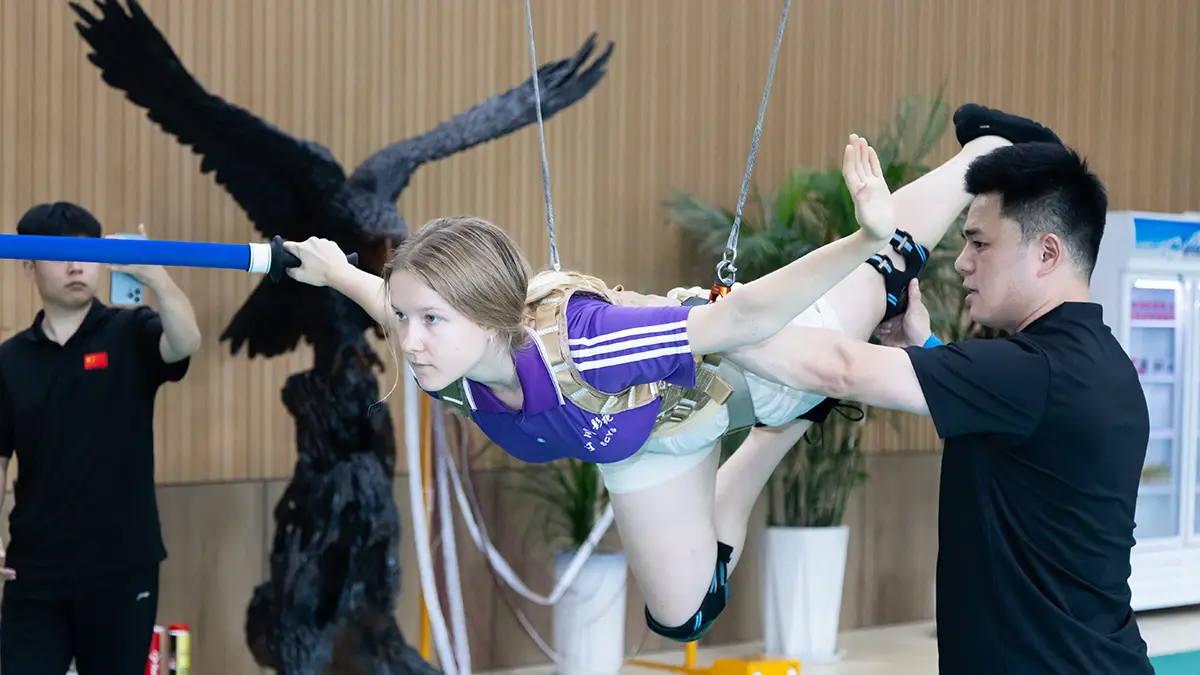 Stunt Training in China at ISDA Fighting Professional stunt wire training in China at ISDA